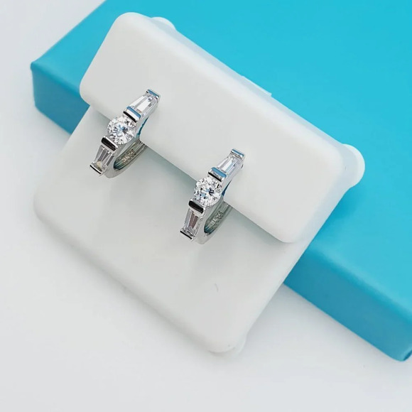 "925 Sterling Silver CZ Beautiful Earrings for Women, 1USPAR4289 - Picture 3 of 11